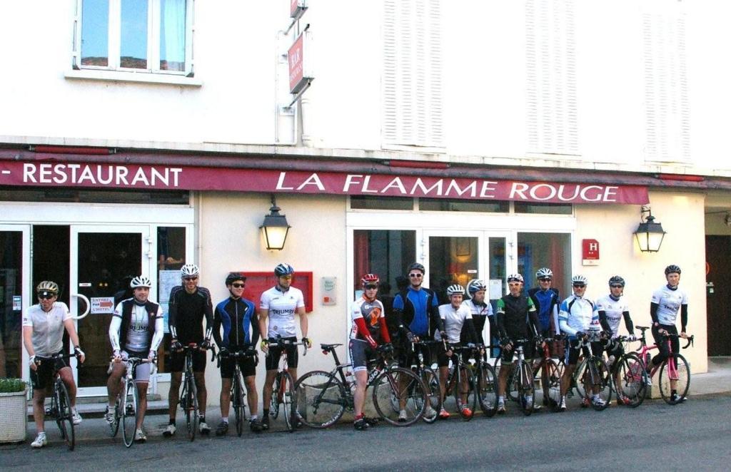 Hotel La Flamme Rouge Сен-Жирон Экстерьер фото