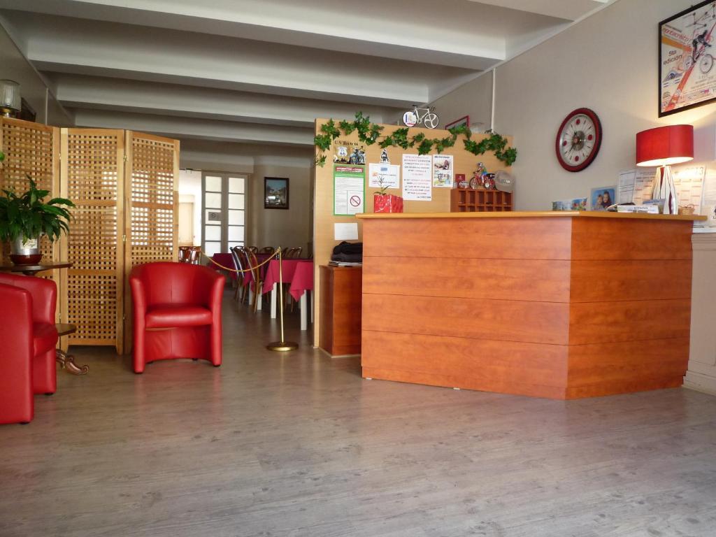 Hotel La Flamme Rouge Сен-Жирон Экстерьер фото