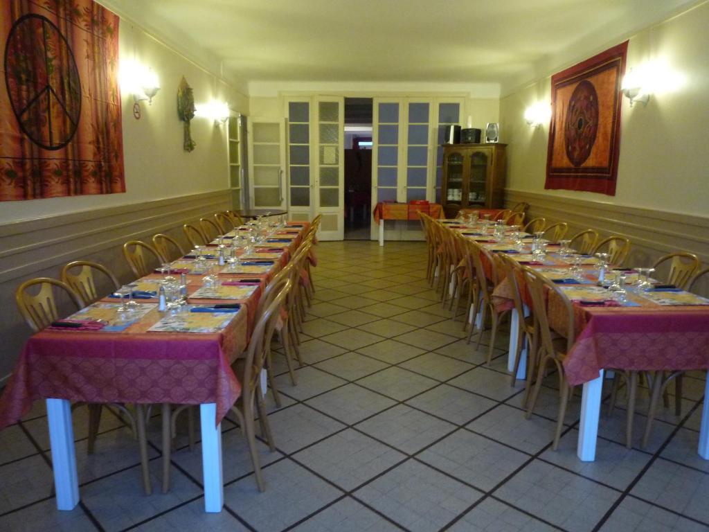 Hotel La Flamme Rouge Сен-Жирон Экстерьер фото